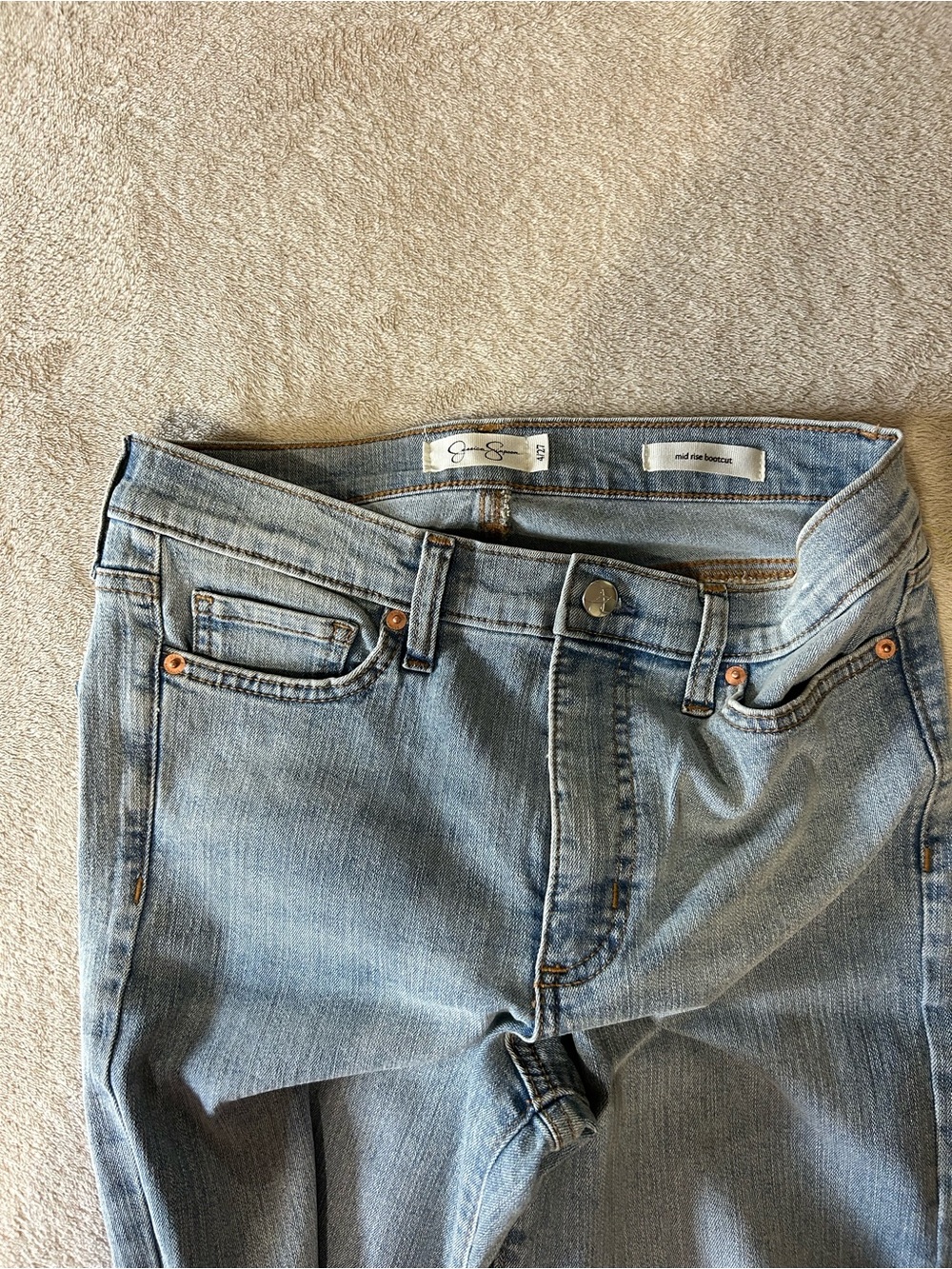 Jessica Simpson Light-Wash Cool-Girl Wide Leg Jeans Mid Rise Bootcut Sz 4/27 - Picture 2 of 7